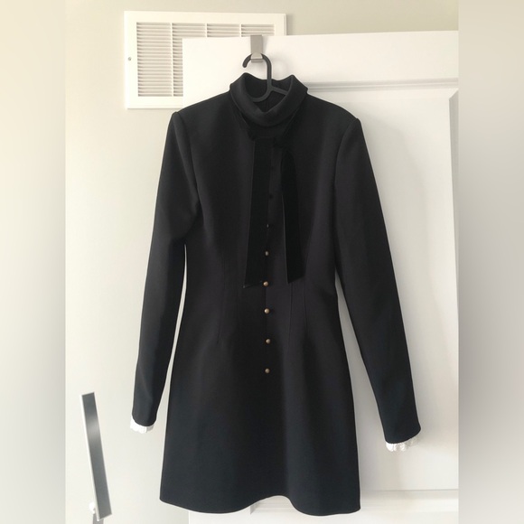 Designer Elegant Vintage-Inspired Black Dress with Lace Cuffs & Velvet Ties - Picture 4 of 10